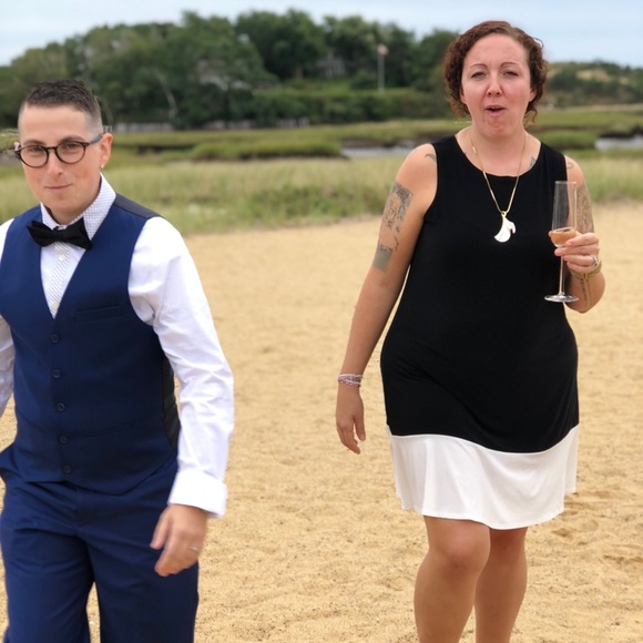 Meet your Posher, Nicole - Picture 2 of 2